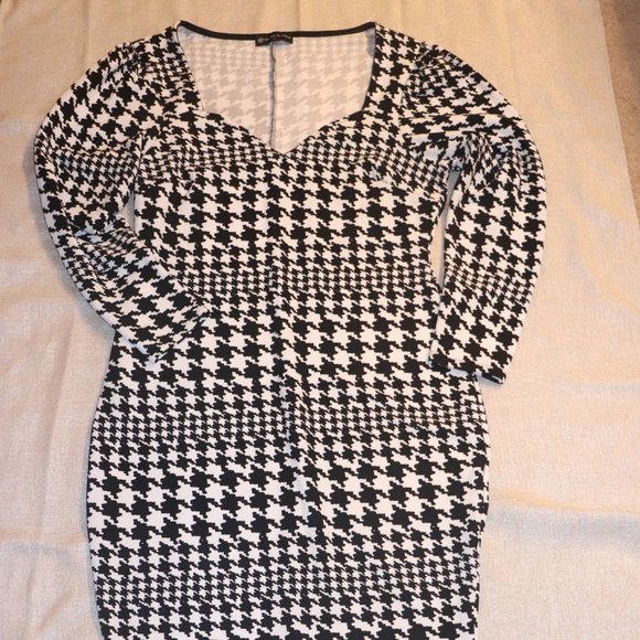 Fashion to Figure Dresses & Skirts - Fashion to Figure Houndstooth Bodycon Dress